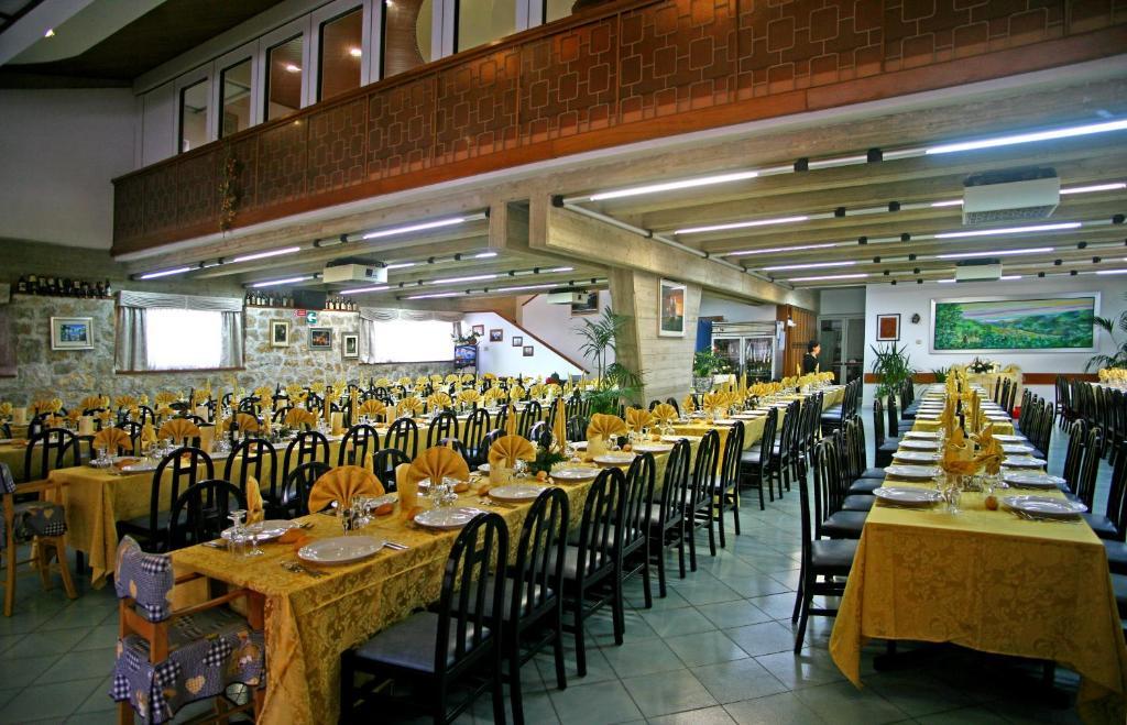 Albergo Ristorante Il Pescatore Вилета Бареа Екстериор снимка