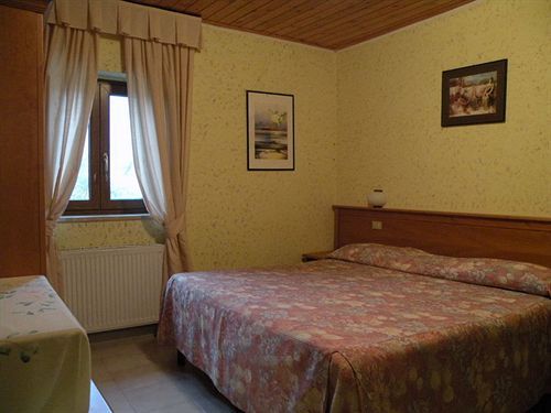 Albergo Ristorante Il Pescatore Вилета Бареа Екстериор снимка